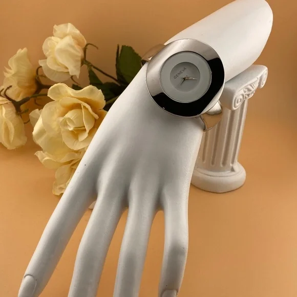 GENEVA Cuff Watches 2 - 1 Gold & 1 Silver - Picture 4 of 8